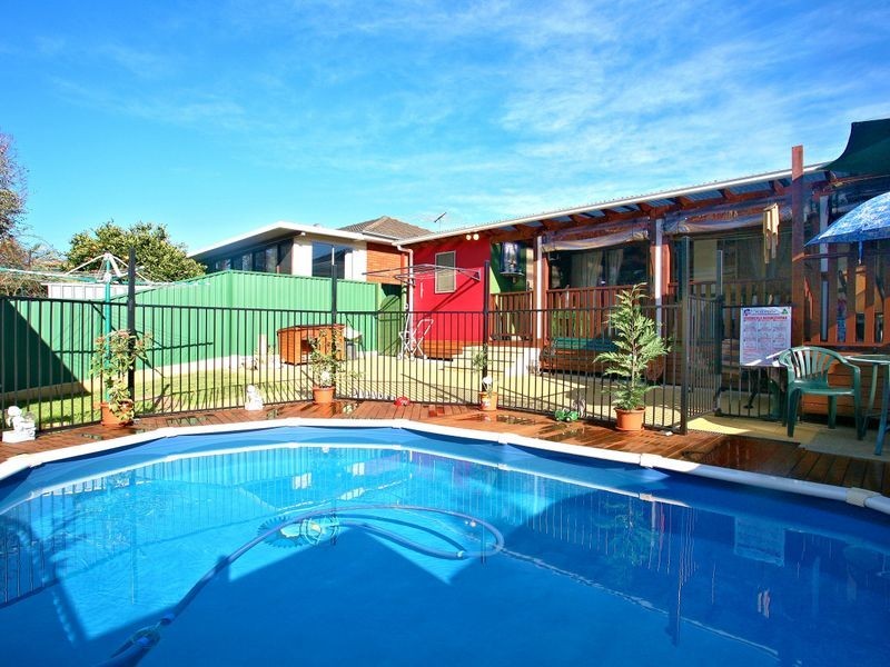 92 Thomas Street, Picnic Point NSW 2213