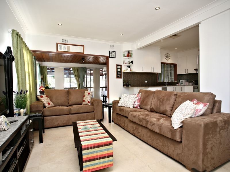 92 Thomas Street, Picnic Point NSW 2213