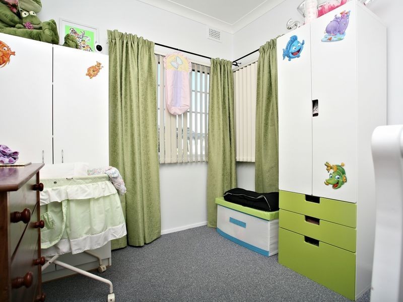 92 Thomas Street, Picnic Point NSW 2213