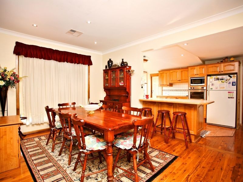 699 Henry Lawson Drive, East Hills NSW 2213