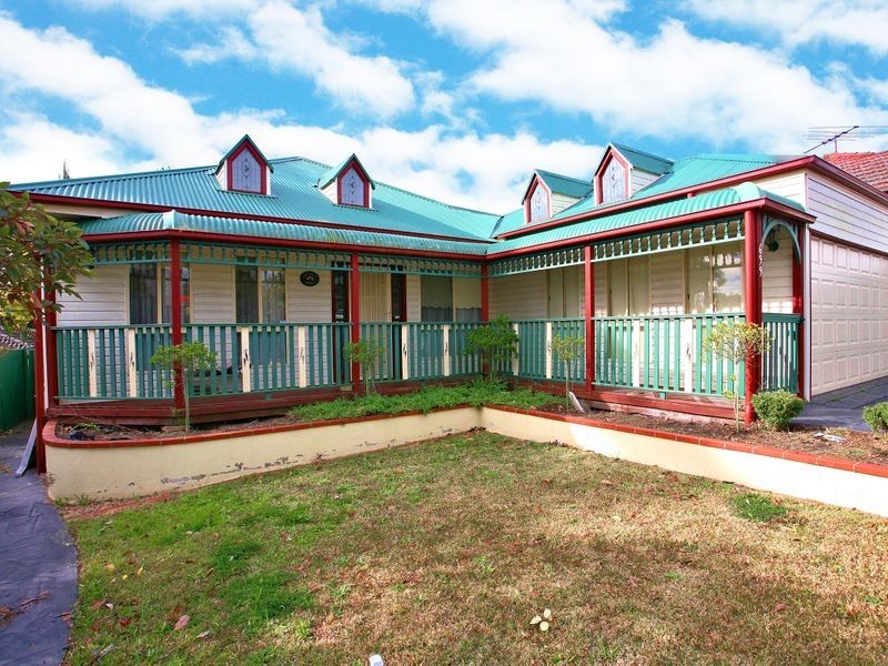 699 Henry Lawson Drive, East Hills NSW 2213