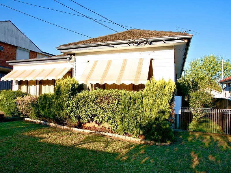 127 Davies Road, Padstow NSW 2211