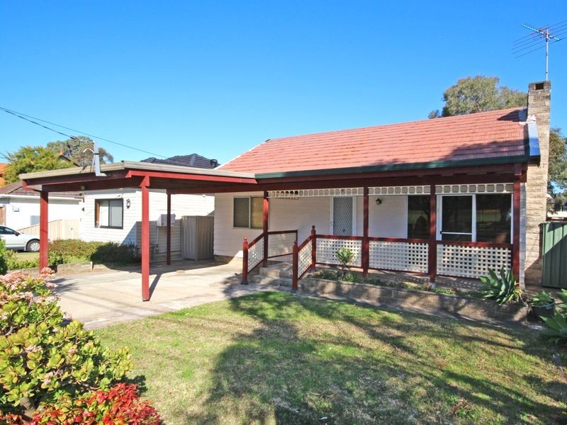 17 Singleton Avenue, East Hills NSW 2213
