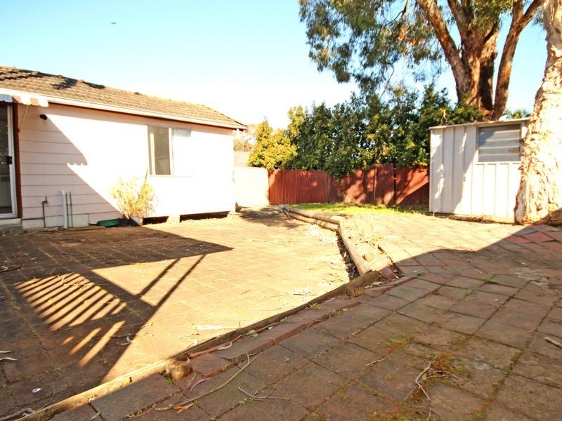 17 Singleton Avenue, East Hills NSW 2213