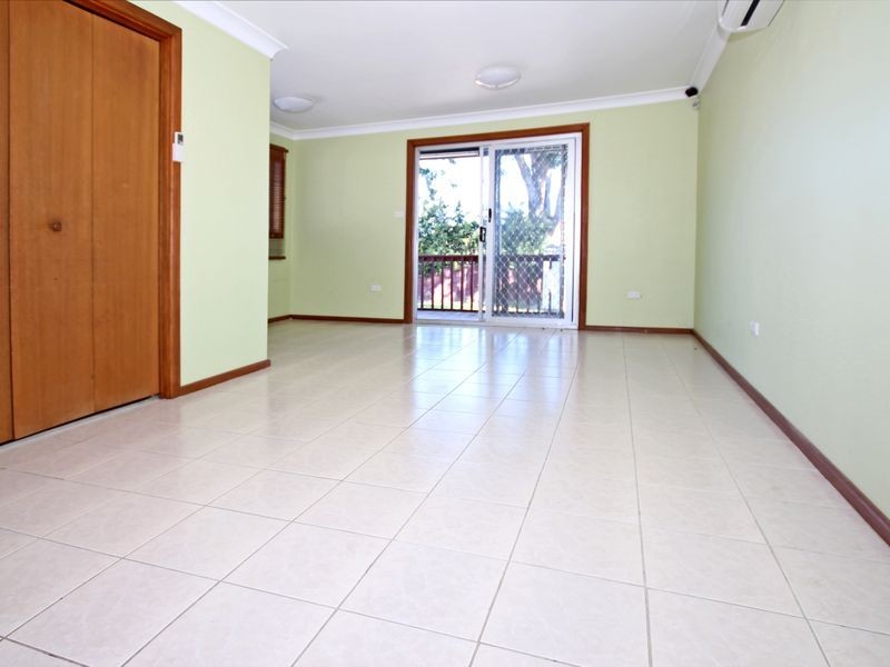 17 Singleton Avenue, East Hills NSW 2213