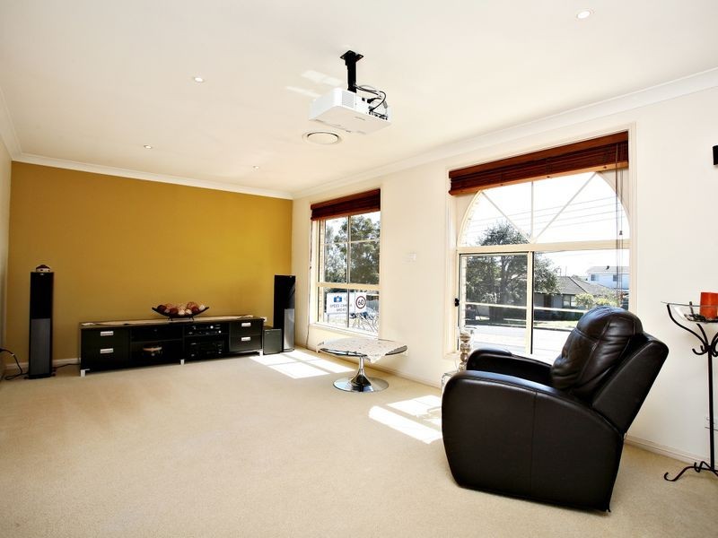 55 Henry Lawson Drive, Peakhurst NSW 2210