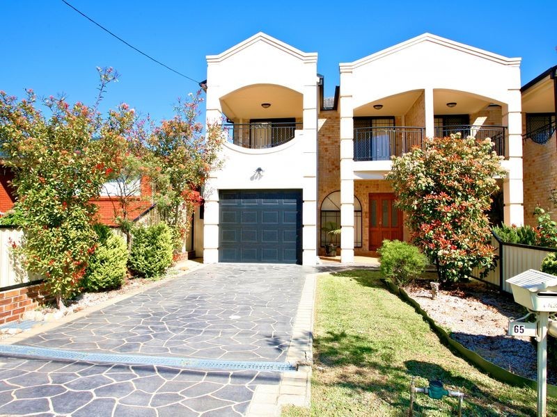 65 Thomas Street, Picnic Point NSW 2213