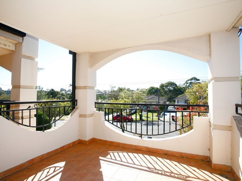 65 Thomas Street, Picnic Point NSW 2213