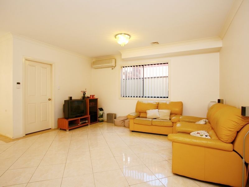 65 Thomas Street, Picnic Point NSW 2213