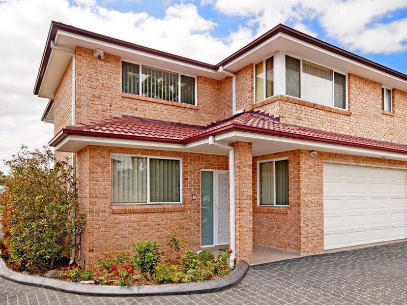 2/83 Davies Road, Padstow NSW 2211