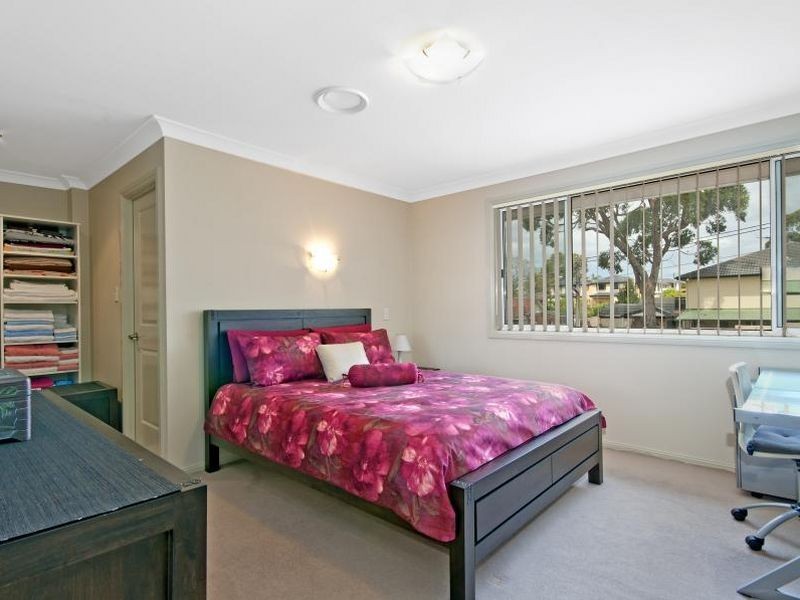 2/83 Davies Road, Padstow NSW 2211