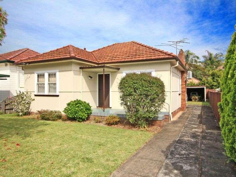 19 Hardy Avenue, Riverwood NSW 2210