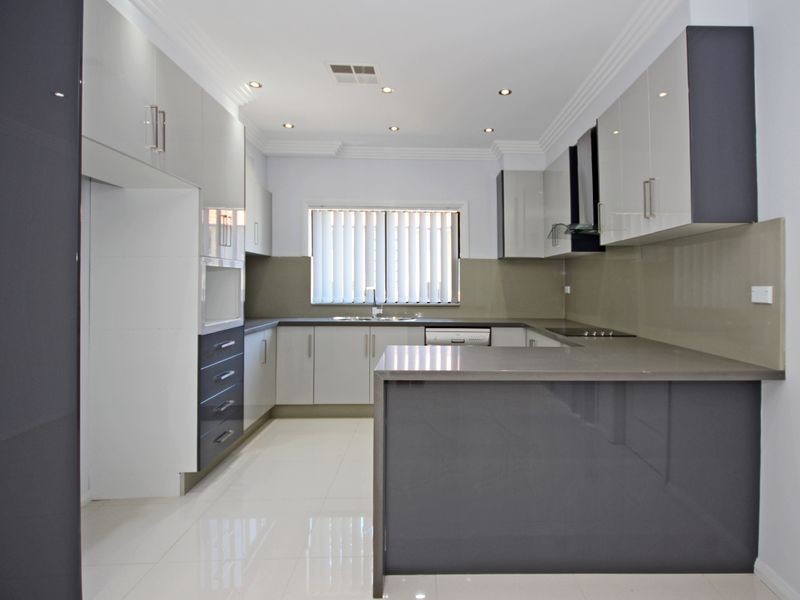 2A Ogilvie Street, East Hills NSW 2213