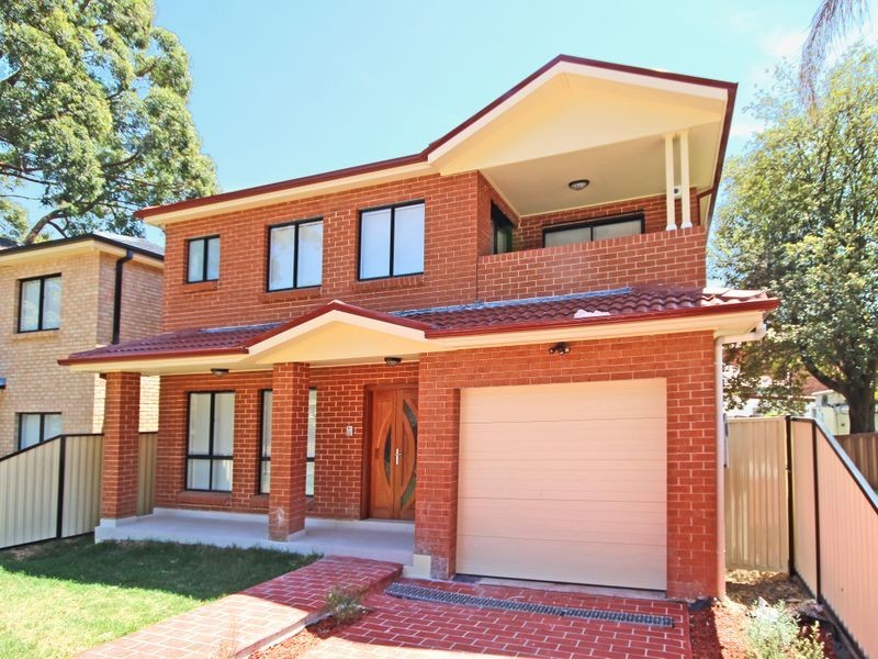 4 Enright Street, East Hills NSW 2213