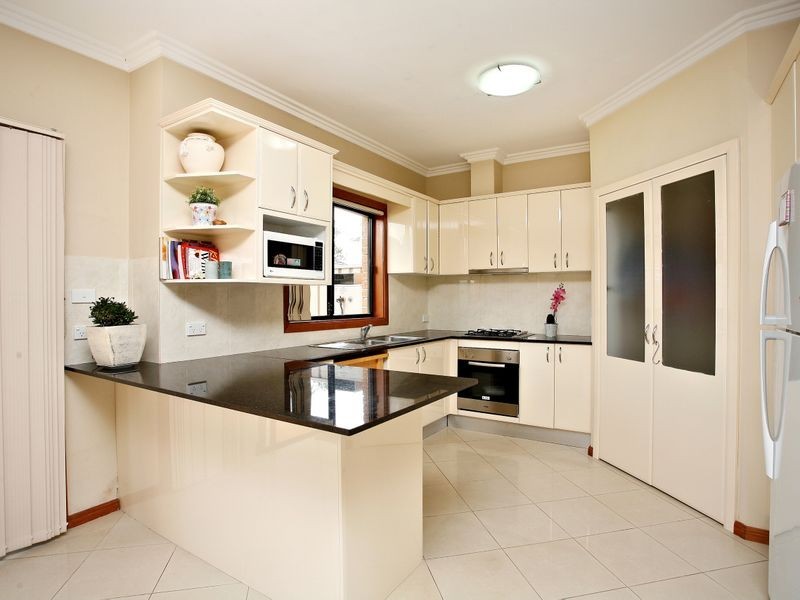 2/7 Heindrich Avenue, Padstow NSW 2211