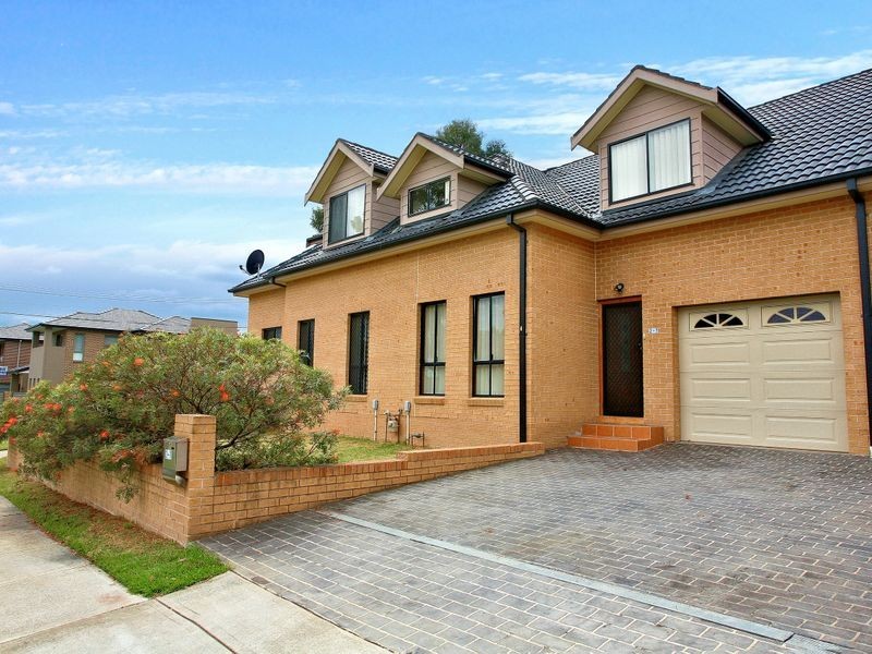 2/7 Heindrich Avenue, Padstow NSW 2211