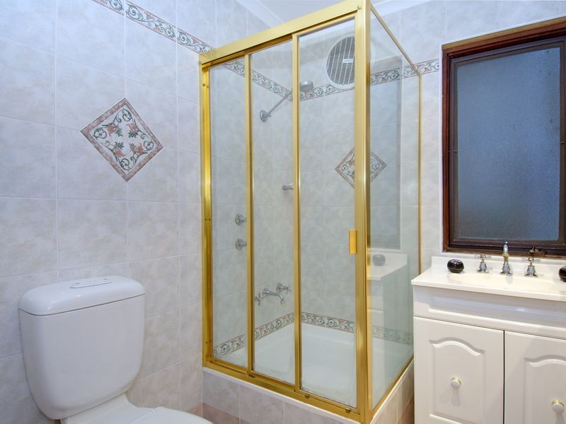 3 Murdock Crescent, Lugarno NSW 2210