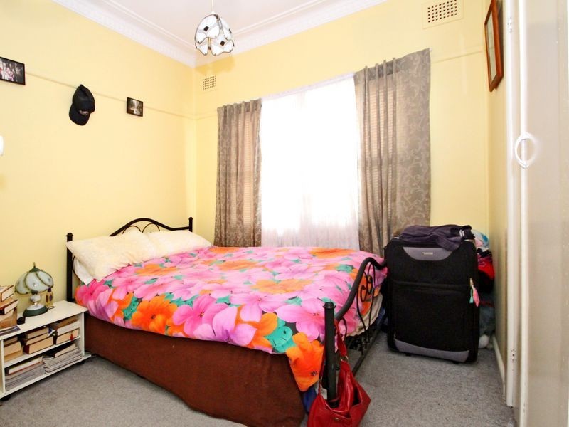 22 Broe Avenue, East Hills NSW 2213