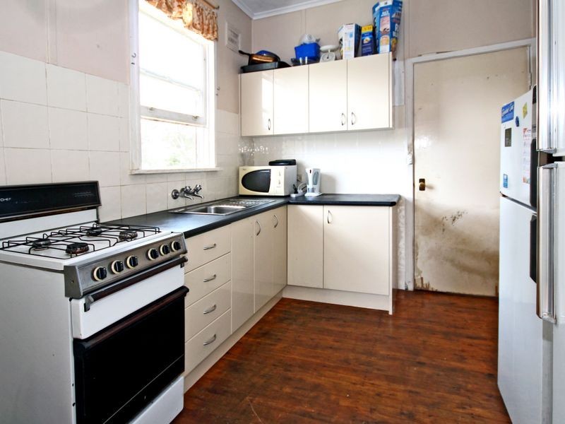 41 Hodgkinson Crescent, Panania NSW 2213