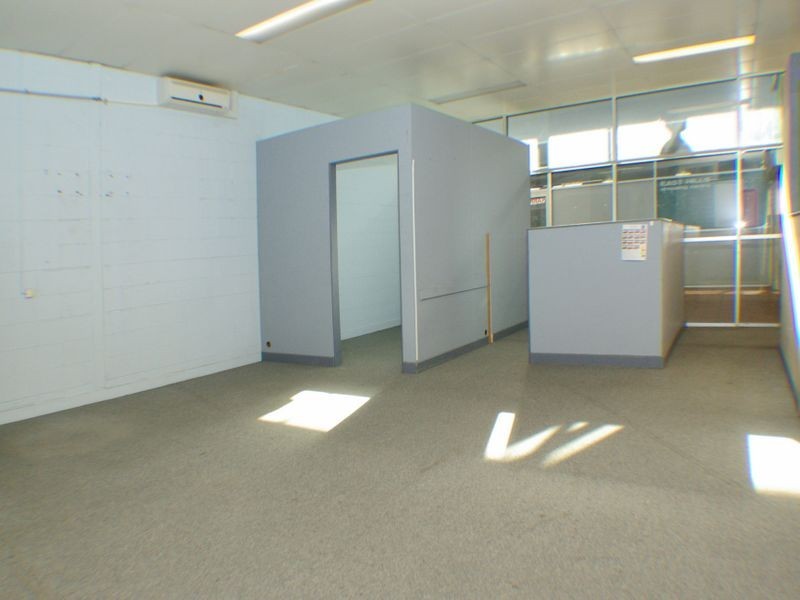 2/31 Maclaurin Avenue, East Hills NSW 2213