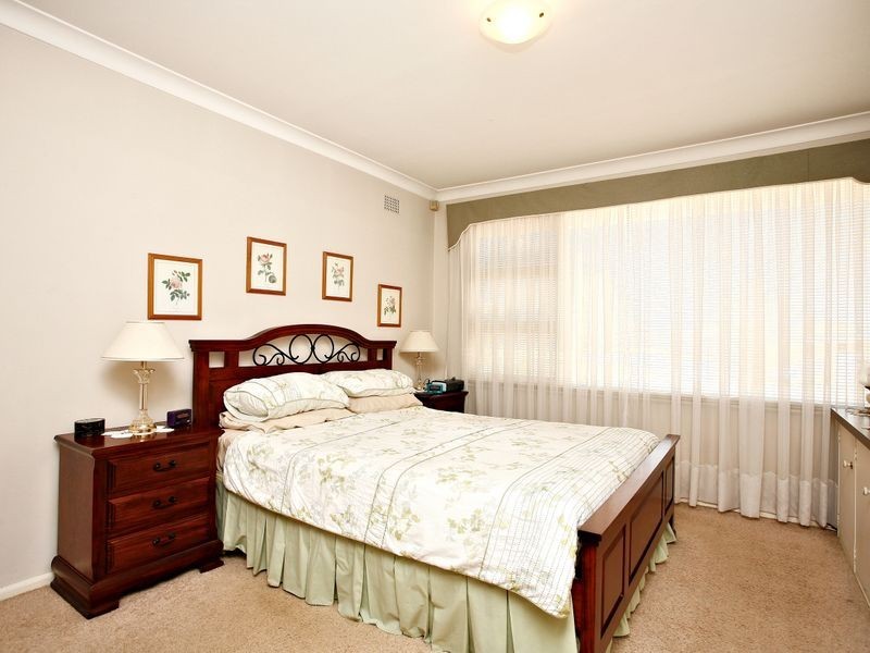 60 Ellesmere Street, Panania NSW 2213