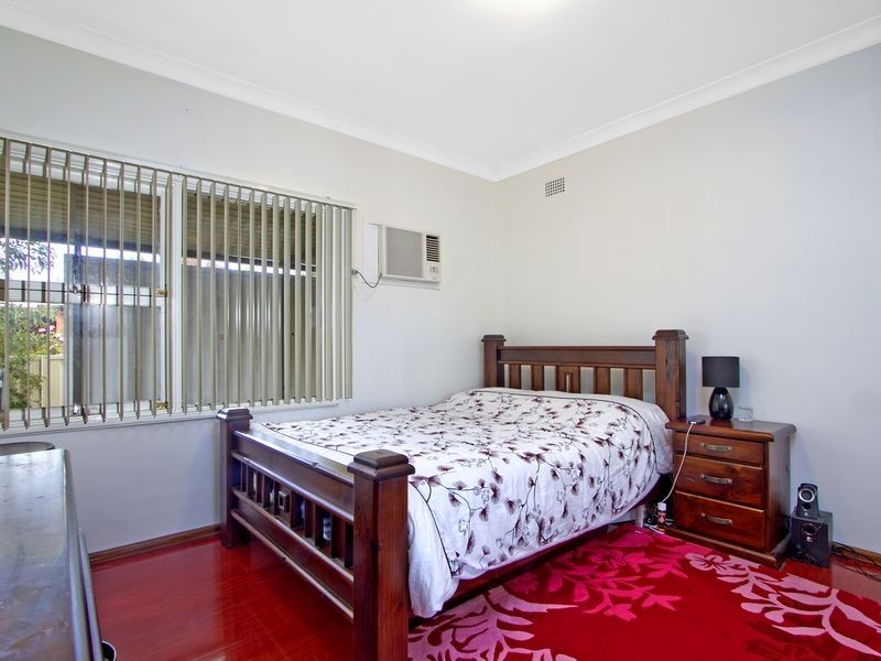 41 Wall Avenue, Panania NSW 2213