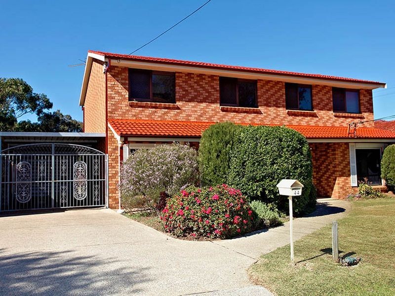 44 Mae Crescent, Panania NSW 2213