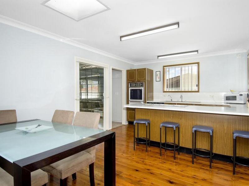 13 Apex Avenue, Picnic Point NSW 2213