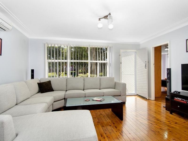 13 Apex Avenue, Picnic Point NSW 2213