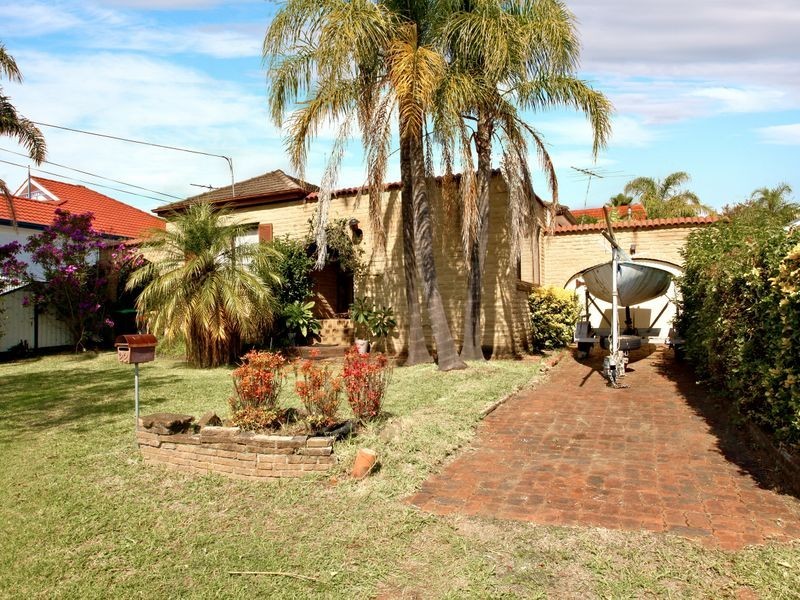 22 Taloma Street, Picnic Point NSW 2213