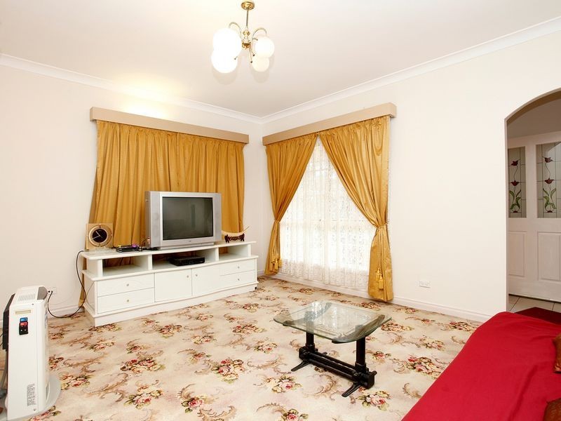 8 Cory Avenue, Padstow NSW 2211