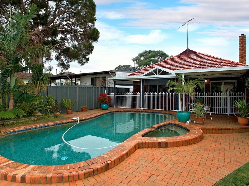 14 Kennedy St, Panania NSW 2213