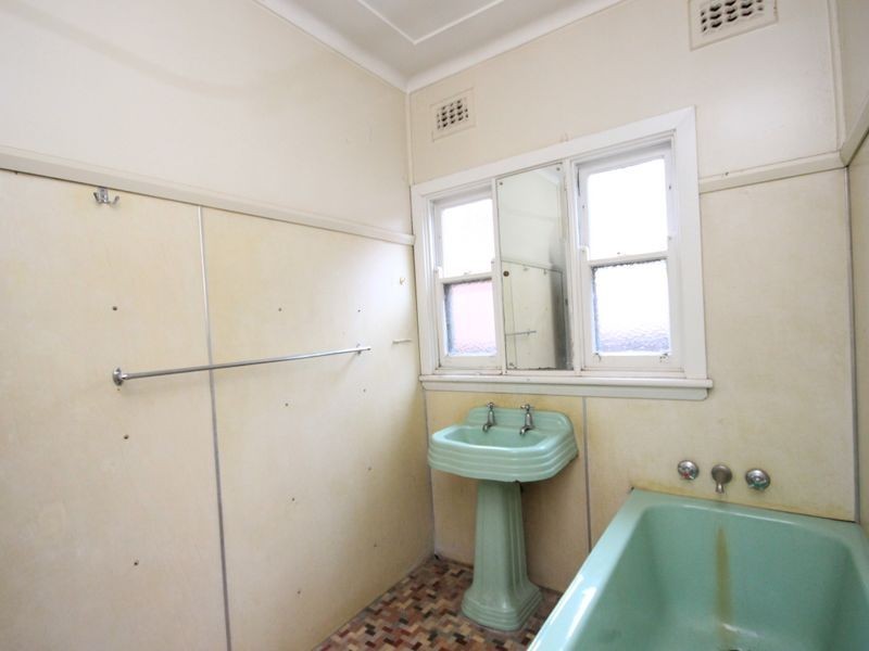 12 Howard Road, Padstow NSW 2211