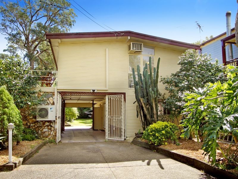11 Carinya Road, Picnic Point NSW 2213