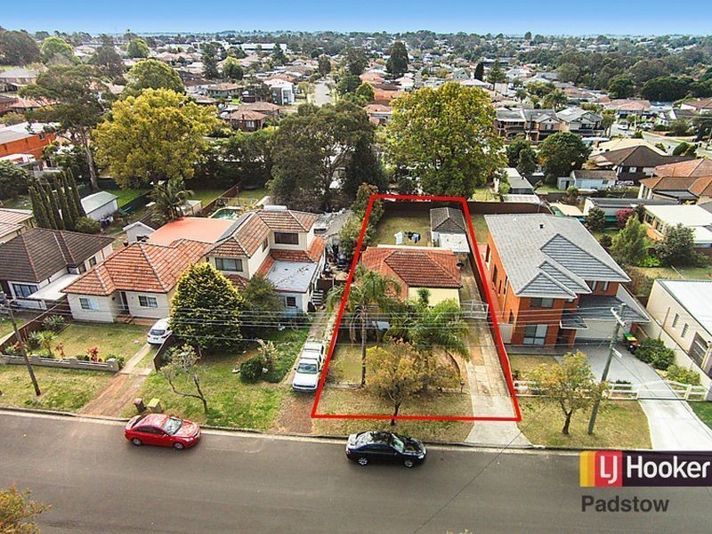 4 Rowland Street, Revesby NSW 2212