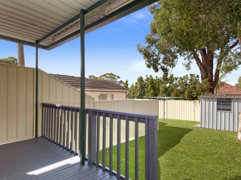 17 Singleton Avenue, East Hills NSW 2213