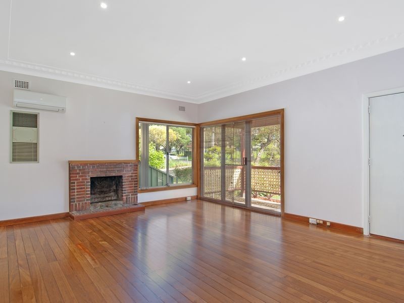 17 Singleton Avenue, East Hills NSW 2213