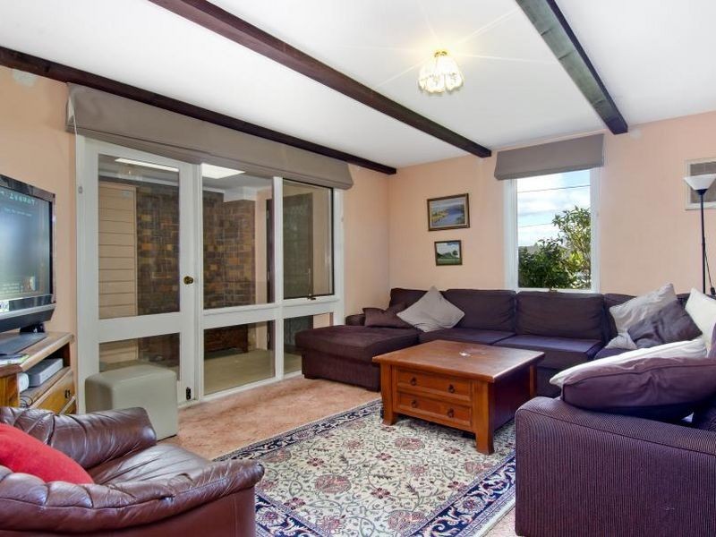 16 Doris Street, Picnic Point NSW 2213