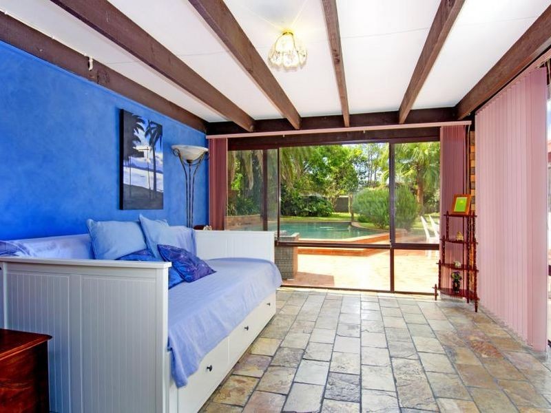 16 Doris Street, Picnic Point NSW 2213
