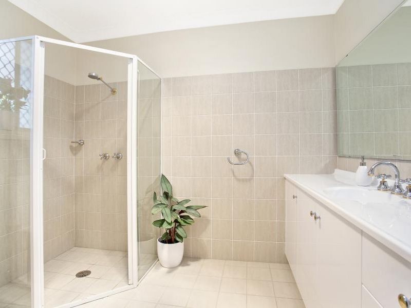 2/53 Lucas Road, East Hills NSW 2213