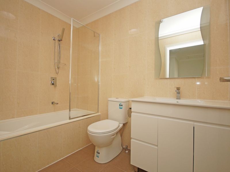 8 / 2 Jaclyn Street, Ingleburn NSW 2565
