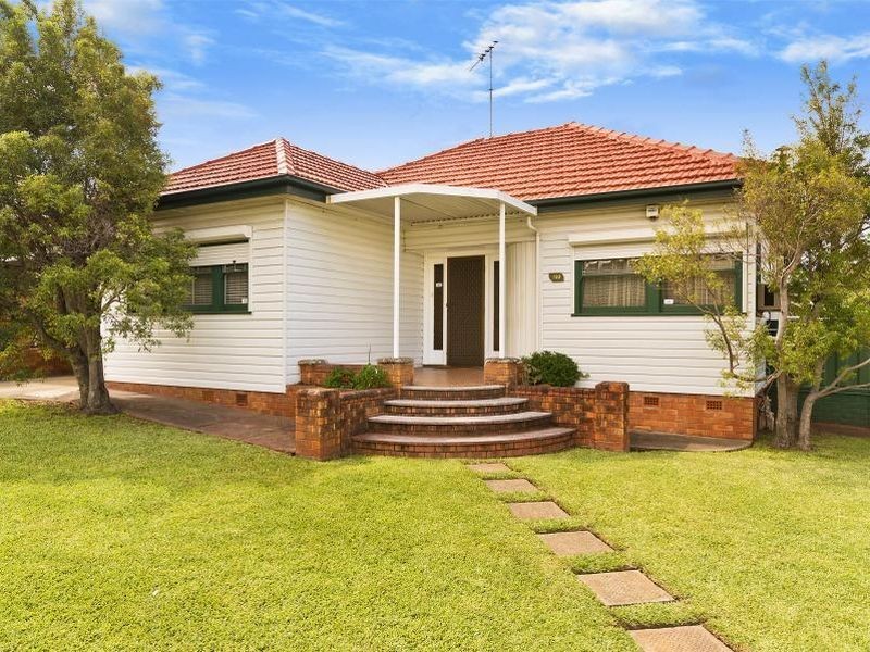 122 Gibson Avenue, Padstow NSW 2211