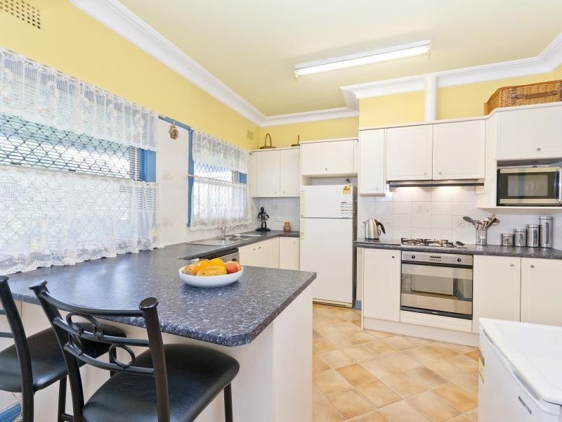 122 Gibson Avenue, Padstow NSW 2211