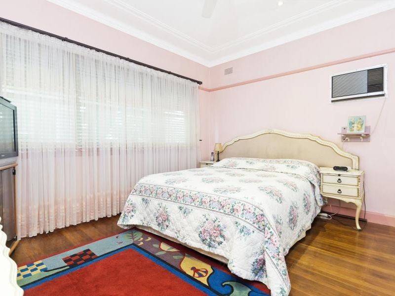 122 Gibson Avenue, Padstow NSW 2211