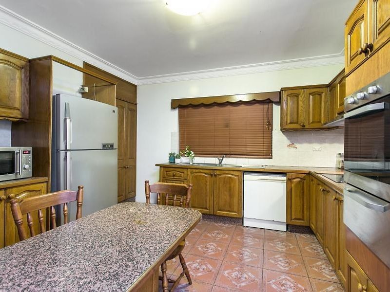 20 Zonnebeke Crescent, Milperra NSW 2214