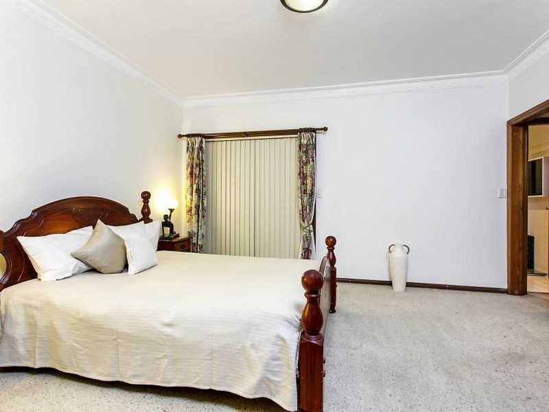 20 Zonnebeke Crescent, Milperra NSW 2214