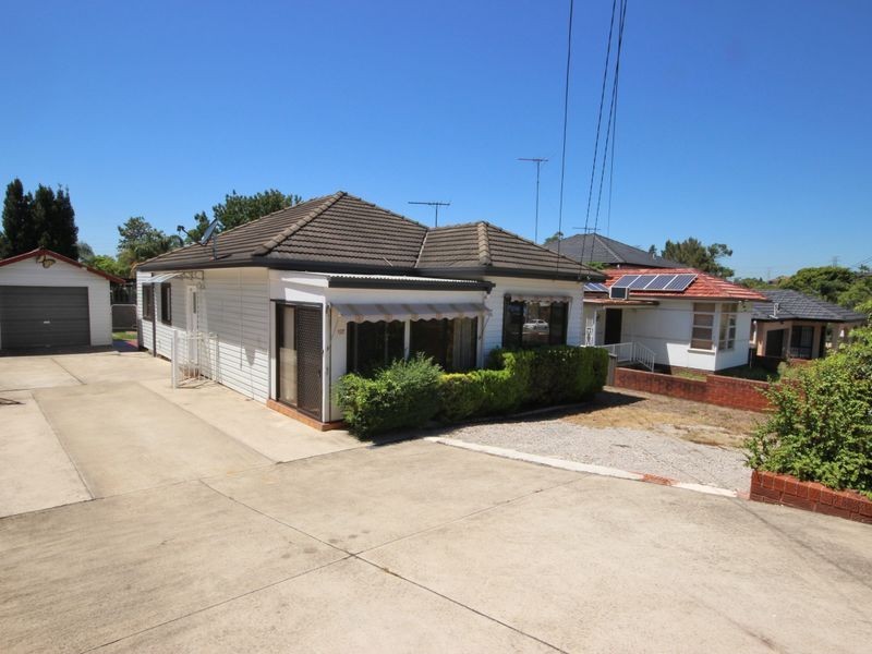 127 Davies Road, Padstow NSW 2211