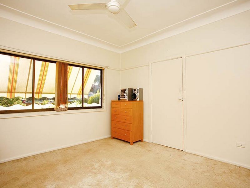 127 Davies Road, Padstow NSW 2211