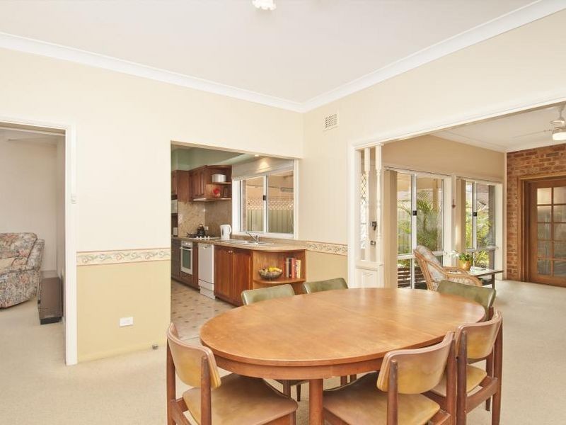 8 Forrest Road, East Hills NSW 2213
