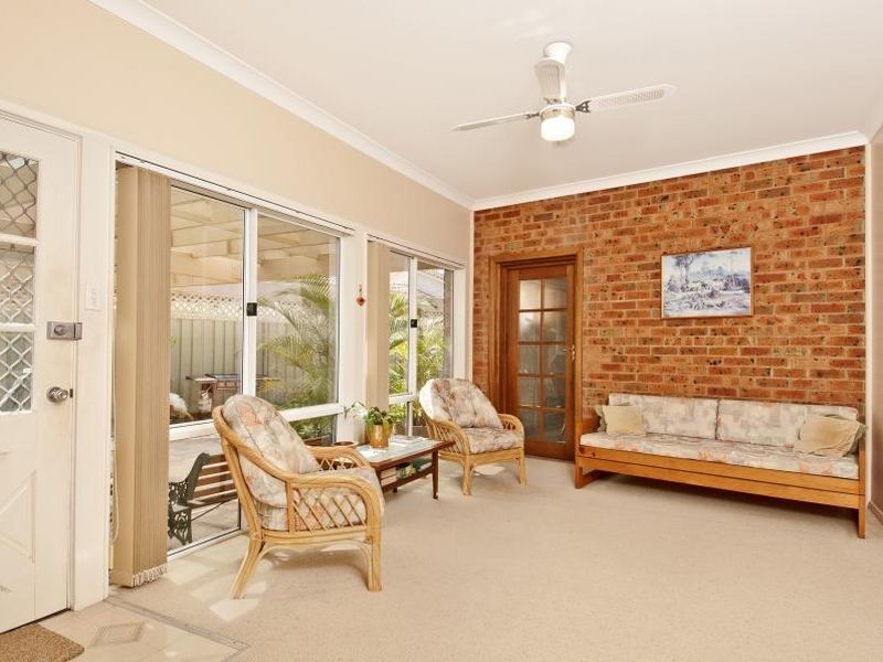 8 Forrest Road, East Hills NSW 2213